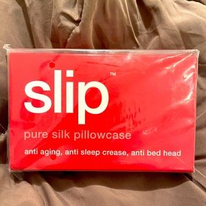 Silk pillowcase
